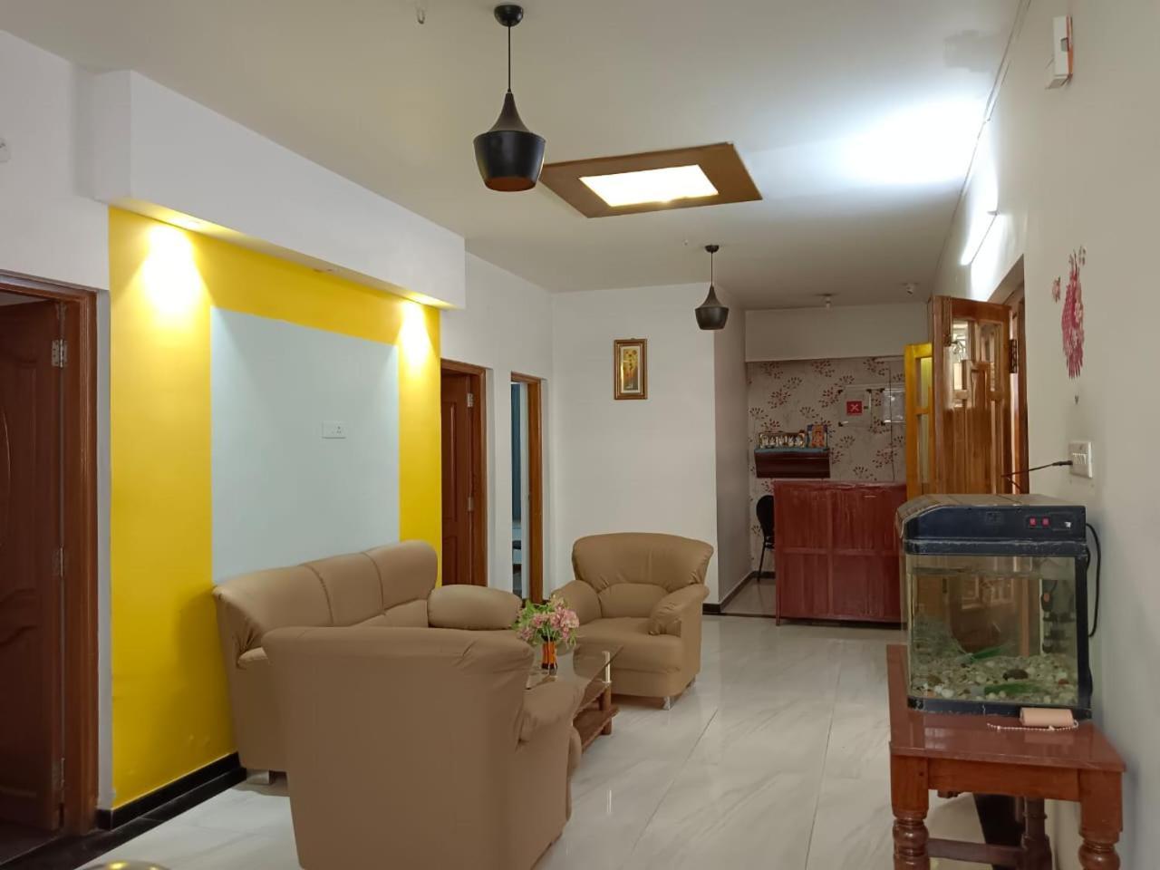 Savi'S Home Stay Уті Екстер'єр фото
