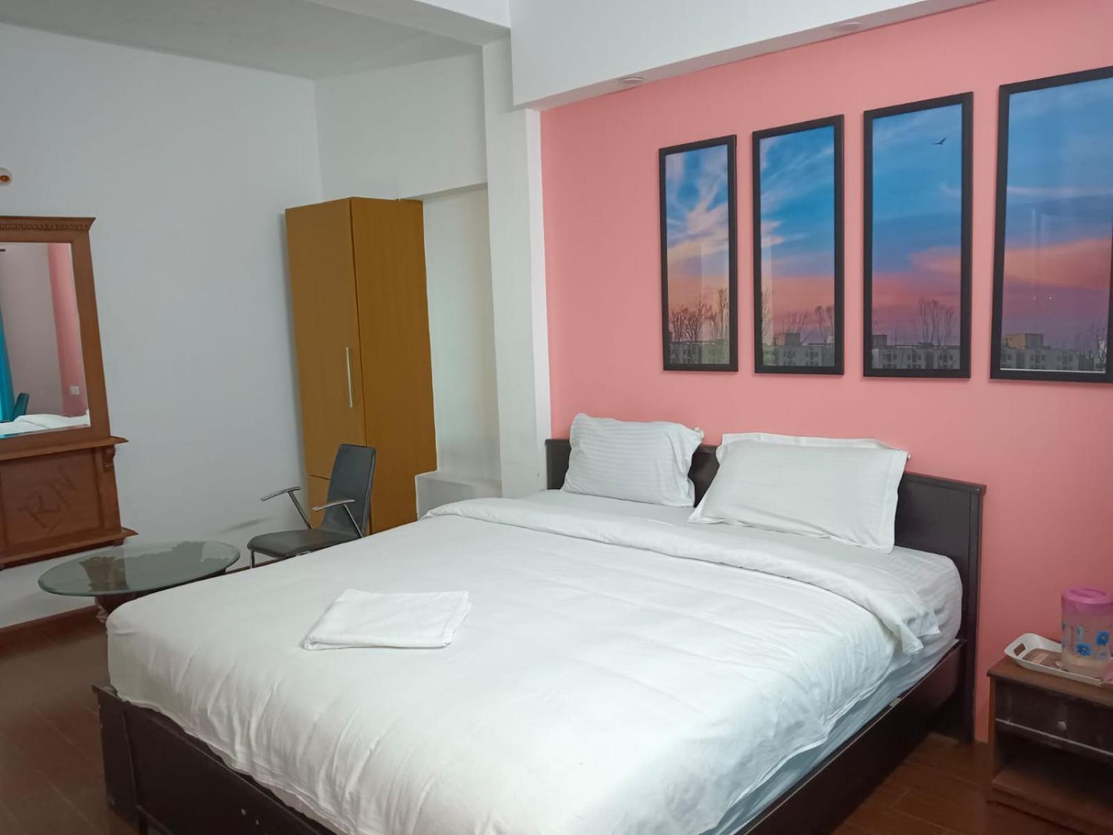 Savi'S Home Stay Уті Екстер'єр фото
