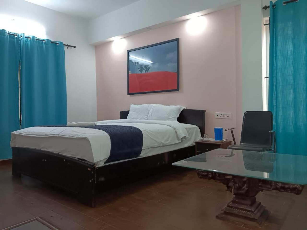 Savi'S Home Stay Уті Екстер'єр фото