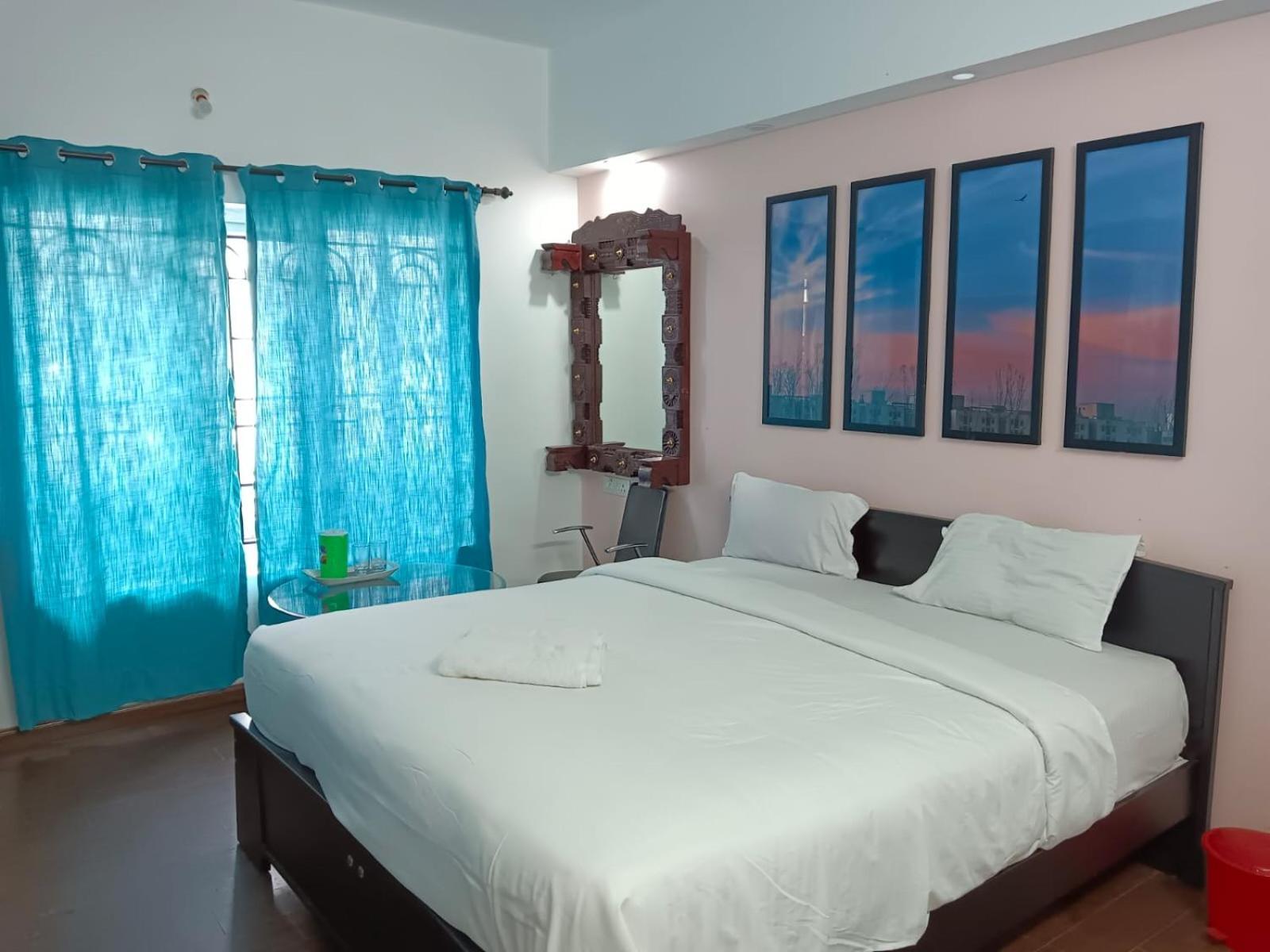 Savi'S Home Stay Уті Екстер'єр фото